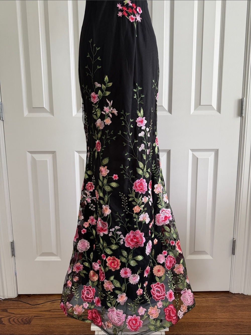 Lulus Soirée Blossom Black Floral Embroidered Overlay Mermaid Maxi Dress Size 2 - Picture 5 of 14